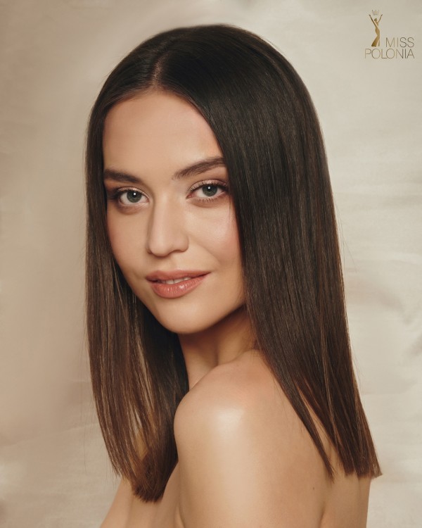 19 JULIA LACHOWSKA